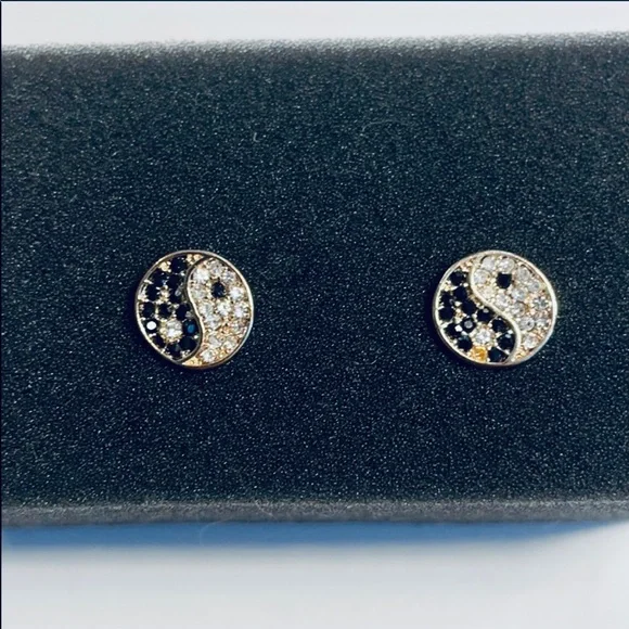 Marilyn Schiff Ying Yang Post Earrings NWT - Picture 4 of 6